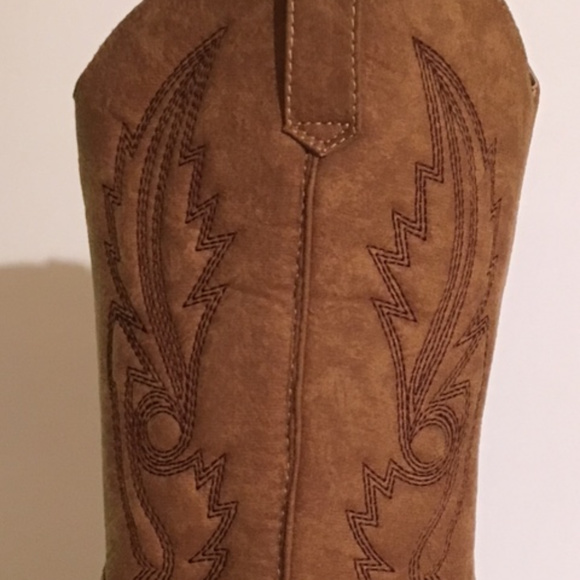 Ladies Tan Cowboy Boot - Picture 2 of 4